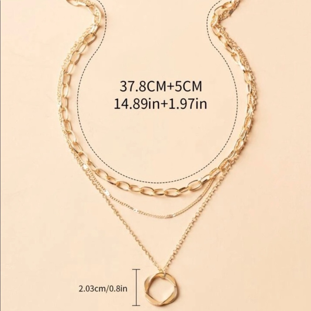 ✨NEW✨Gold Layered Twisted Circle Pendant Necklace - Picture 2 of 4
